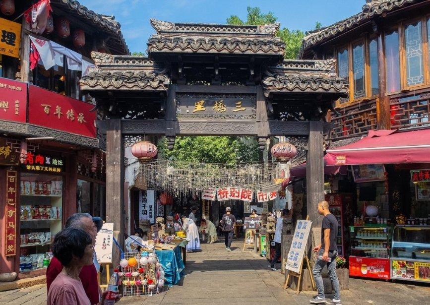 全屋整装：湖北城市宅配新材料有限公司别出心裁的装饰风格